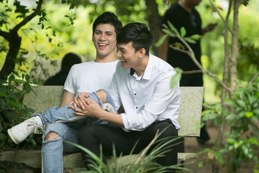 Tôn Tuấn Kiệt – Mạc Trung Kiên: “Tình trong như đã mặt ngoại còn e”